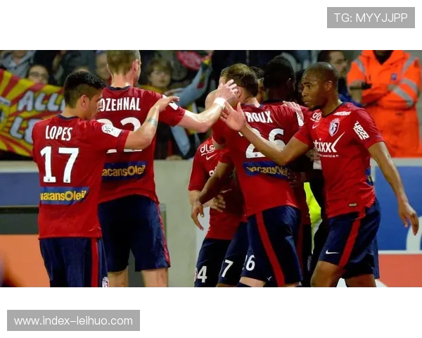 法甲冠军争夺前瞻：朗斯1分优势能否阻挡巴黎逆袭？